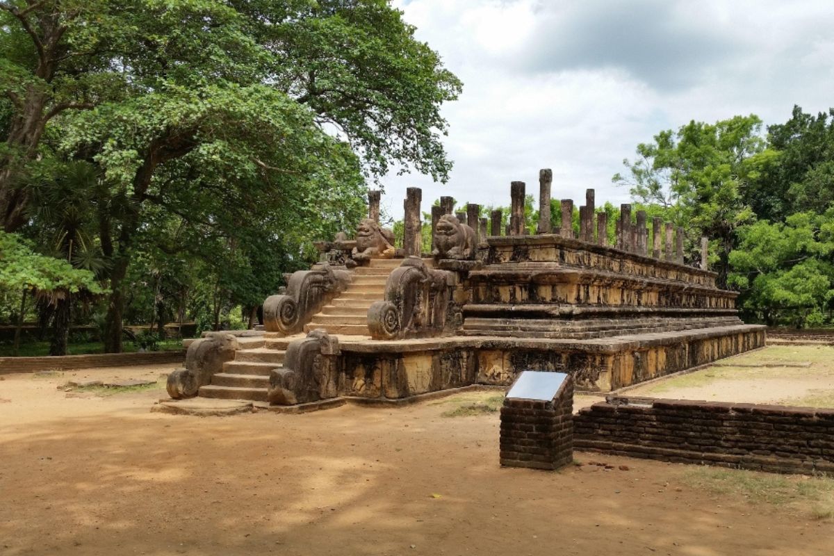 5-Day UNESCO Cultural Triangle & Ancient Kingdoms Tour